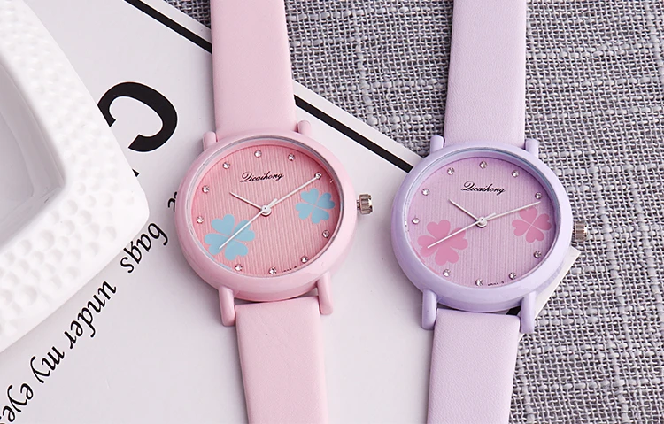 

Fashion Men's Watches Watches Belts Sports Casual Vintage Quartz Watch Multifunction