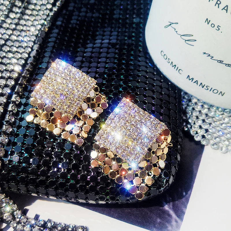 

2019 hot fashion jewelry simple square luxury crystal stud earrings gold silver metal earrings for Girls gift for woman