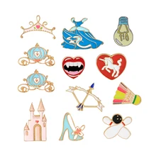 Kartun Lampu Bohlam Bros Pin Busur Panah Kuda Bowling Badminton Castle Gaun Labu Mobil Mahkota Merah Bibir Pins Lencana Topi perhiasan(China)