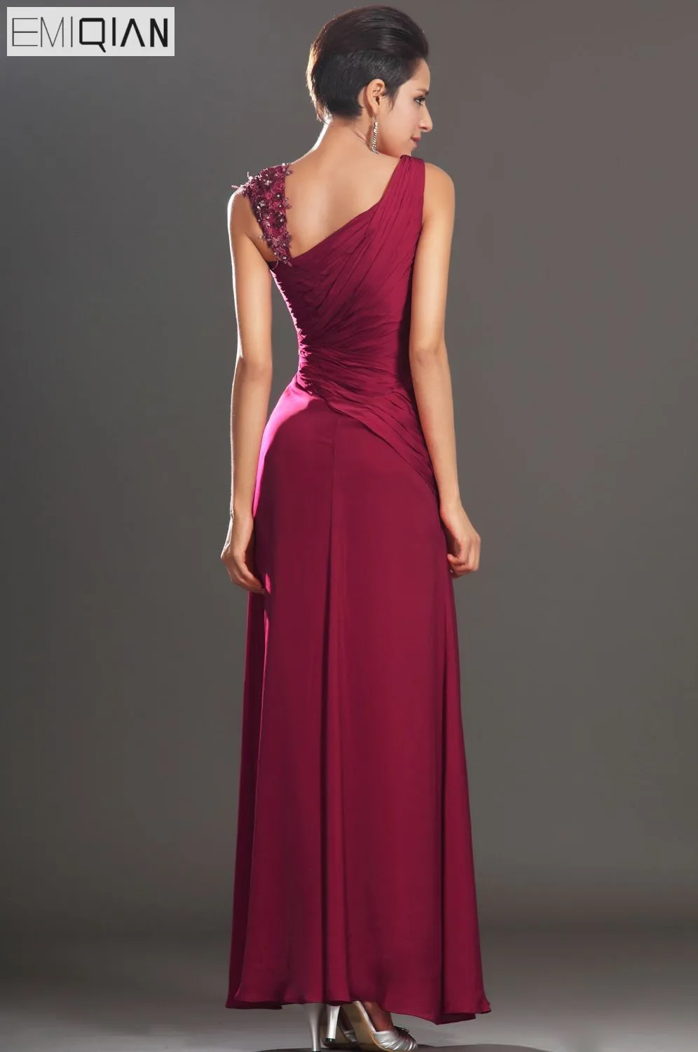 Новое поступление, Великолепное вечернее платье с одним плечом бордового цвета