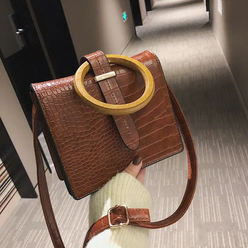

2018 Winter Ladies pu leather Bags Female Tide Version The Retro Shoulder Messenger Bag Small Square Bucket Hag