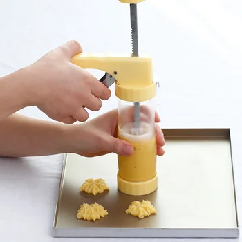 

Dessert Decorators Cake Decorating Nozzles Set Tool Icing Piping Cream Syringe Tip Muffin Cake Pastry Pen Bag Cakes Flower Mold