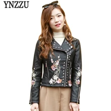 Ynzzu плюс Размеры осень Для женщин кожаная куртка Chic цветочной вышивкой заклепки Повседневное мотоциклетные пальто Короткие Базовая куртка YO541