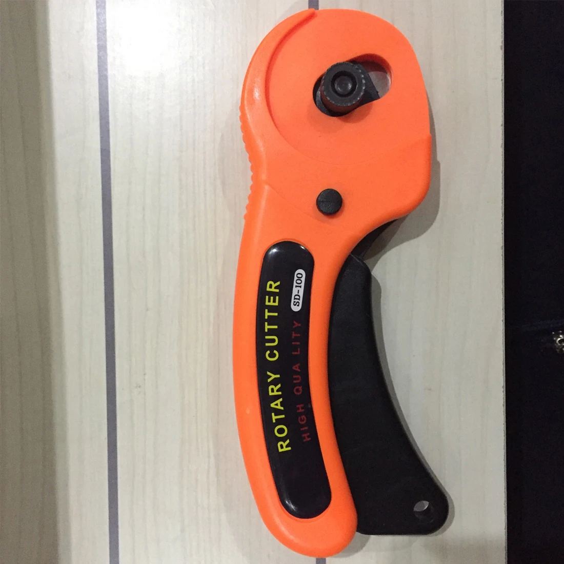 Hand tools for leather New 45mm Rotary Cutter Fabric Cloth Cutting Quilters Sewing Quilting Fabric Cutting Craft Tools