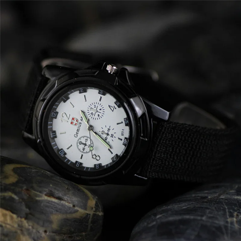 3890756204_2001785759