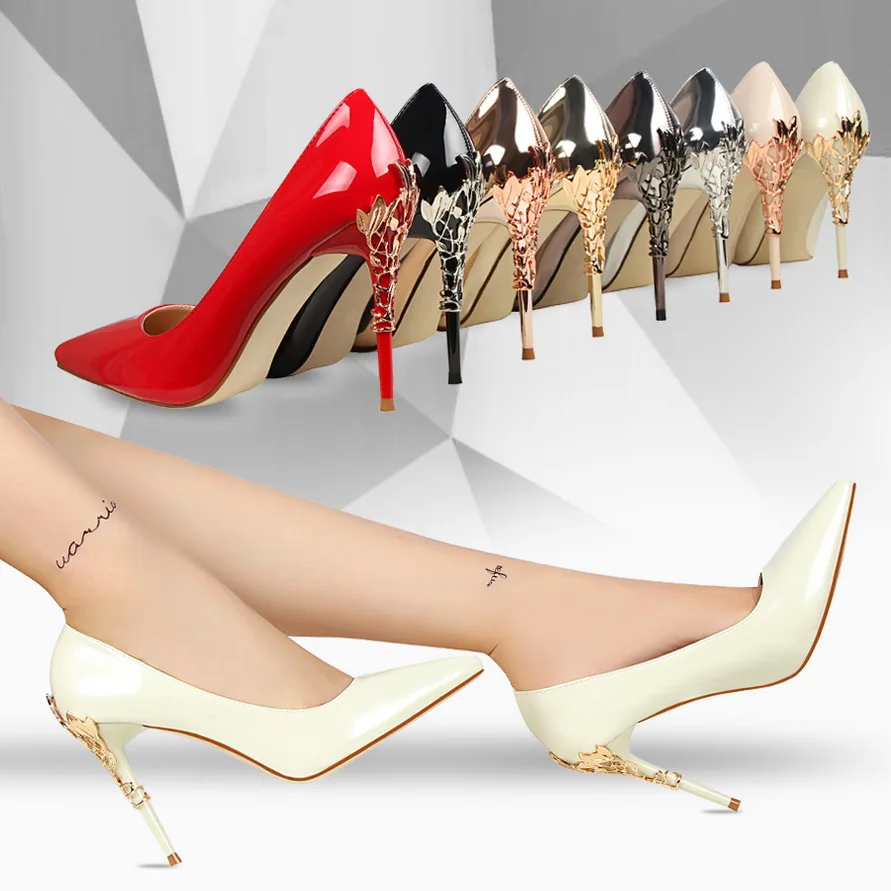 Брендовые весенние модные женские пикантные туфли-лодочки на высоком каблуке; дизайнерские свадебные туфли с острым металлическим носком на каблуке; цвет золотой, белый; женская обувь для выпускного бала