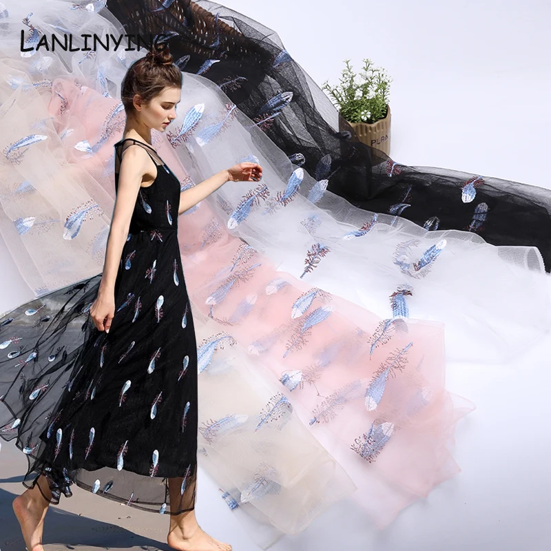 Высокое качество Кружева Французский перо вышивка сетка ткань маленькая свежая принцесса стиль платье занавес свадебное платье Лебедь Ткань D650