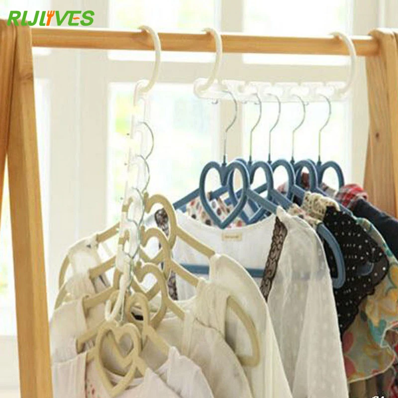 

RLJLIVES 1 Pc Space Saving Hanger Plastic Cloth Hanger Hook Magic Clothes Hanger With Hook Closet Organizer