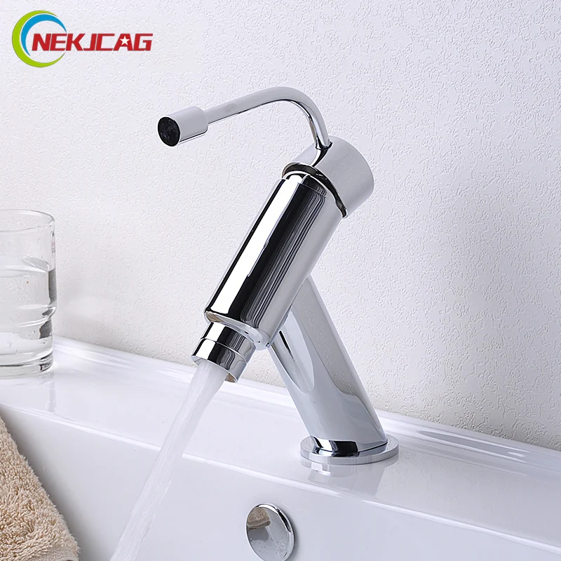 

Kitchen Faucet Art Style Chrome Finish Basin Faucet Single Hole Bathroom Mixer Tap with Bubble Water