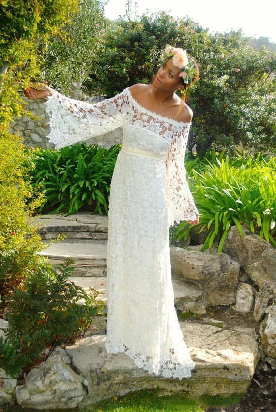 vintage-beach-wedding-dresses-with-long-sleeves-2018-sweep-train-custom-made-bohemian-boho-a-line-plus-size-wedding-bridal-gowns (1)