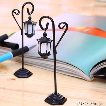 

200pcs Chic Street Lights Place Card Holder Table Card Holders Vinatge Wedding Party Decoration