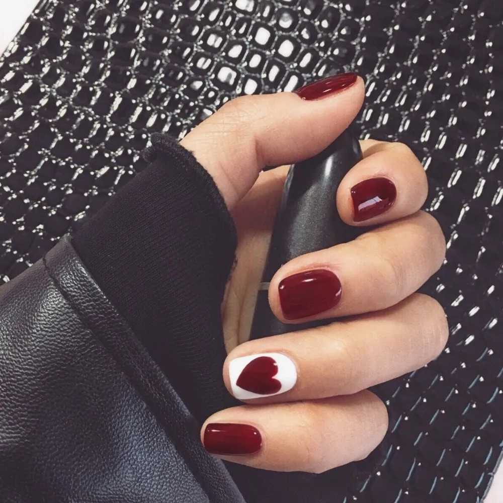 

24Pcs Wine Red Short Fake Nails Full Cover European Simple Heart Style Manicure Cold Oval faux ongle naturelle for Office
