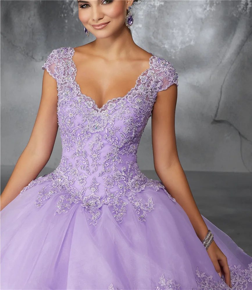 Elegant-vestidos-de-15-anos-Short-Sleeves-Deep-V-Neck-Appliques-quinceanera-vestido-de-quinceanera-vestidos