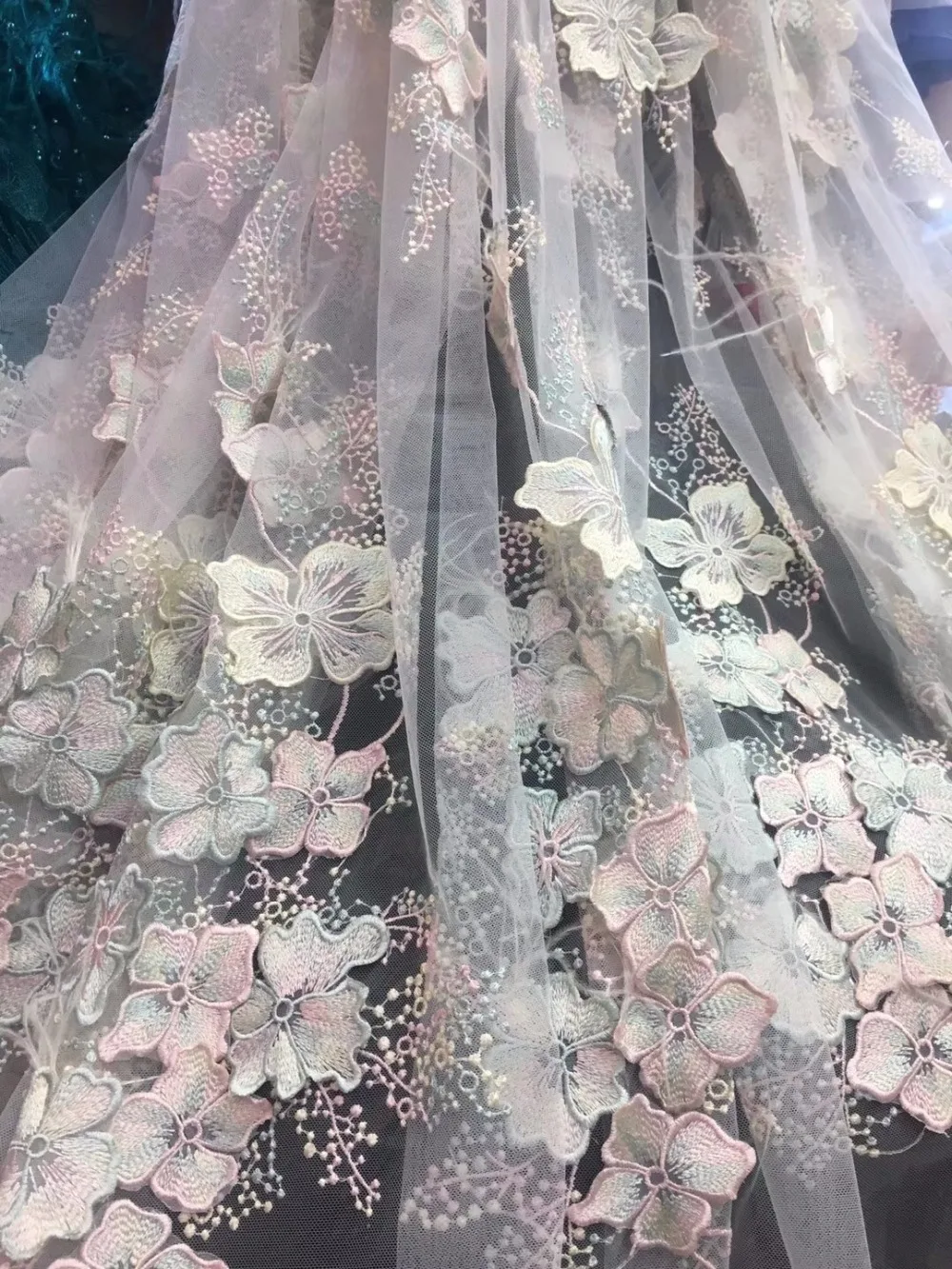 

Latest 3D Tulle Lace Fabric Nigerian French Tulle Lace Fabric With Beads Embroidered African Lace Fabric