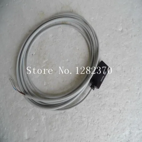 

[SA] new original authentic spot Baumer ultrasonic sensor switch UNDK 10N8914