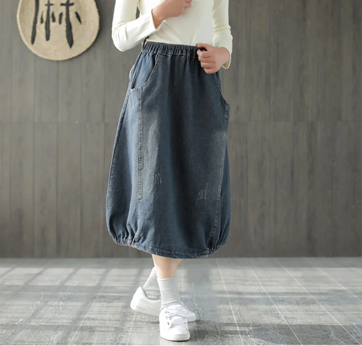 Spring Autumn Skirt Fashion Women Large size Denim skirt New Ladies Elastic Waist pocket Bleached Mori girl Casual Loose skirt - Цвет: Синий