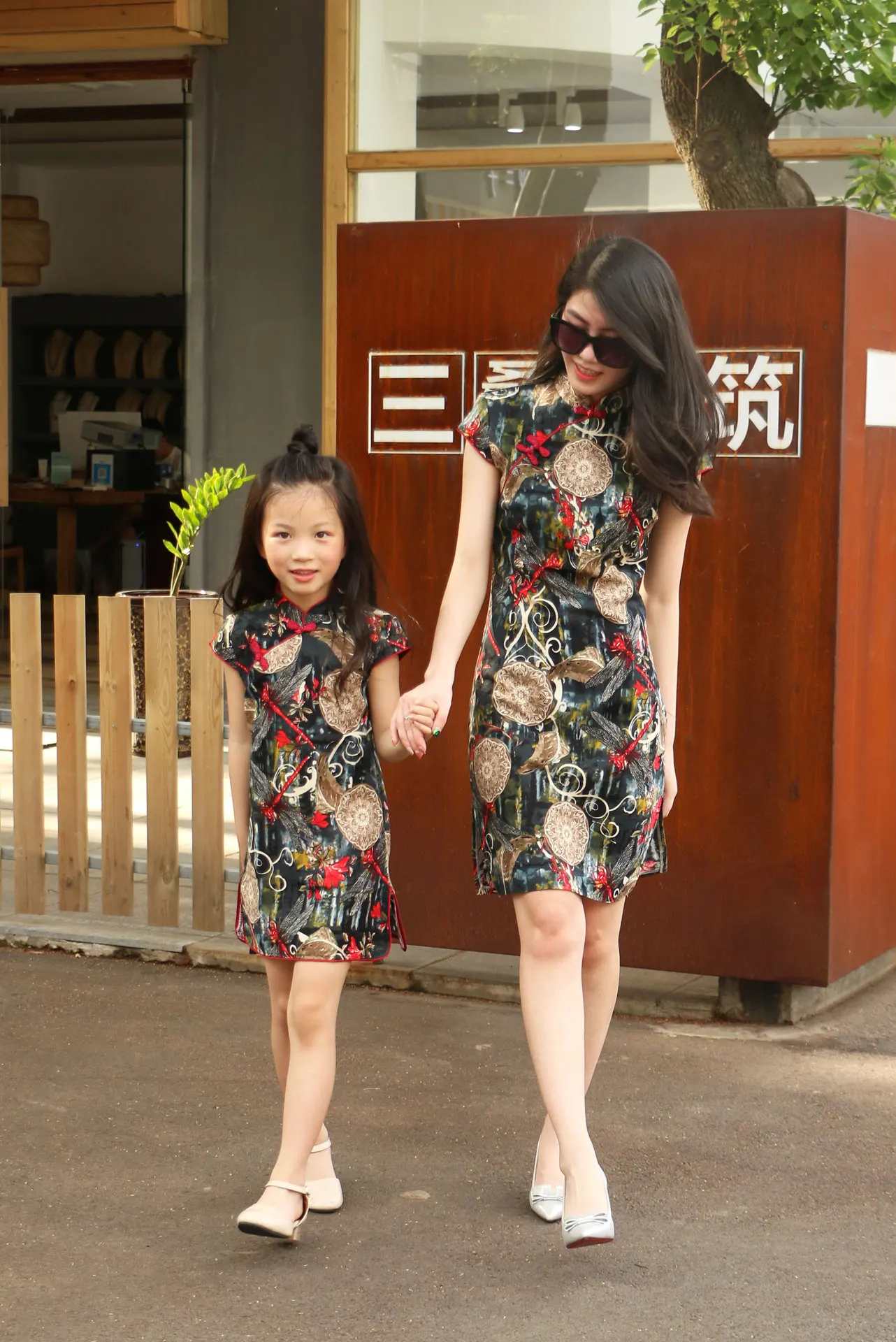 Одинаковые комплекты для семьи платья для мамы и дочки летнее платье детское платье ципао в национальном стиле платье ципао для мамы и дочки