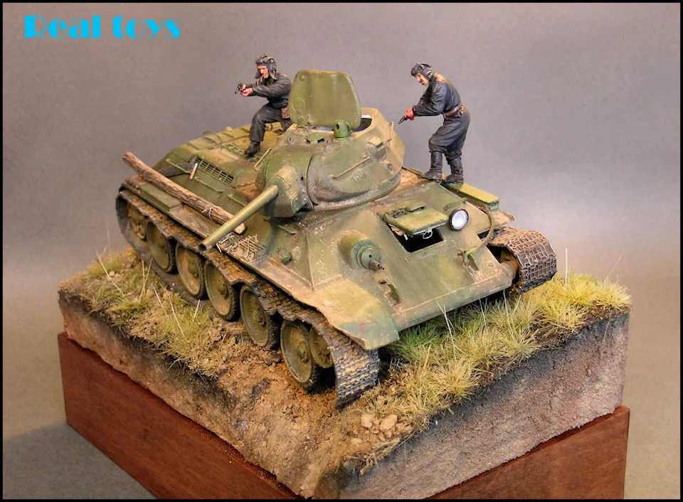 Комплект пластиковых моделей Hobby Boss 1/48 84806 Россия T-34/76 Tank 1942