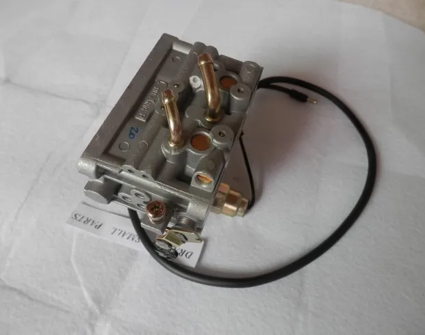 CARBURETOR HONDA GX670-690 6