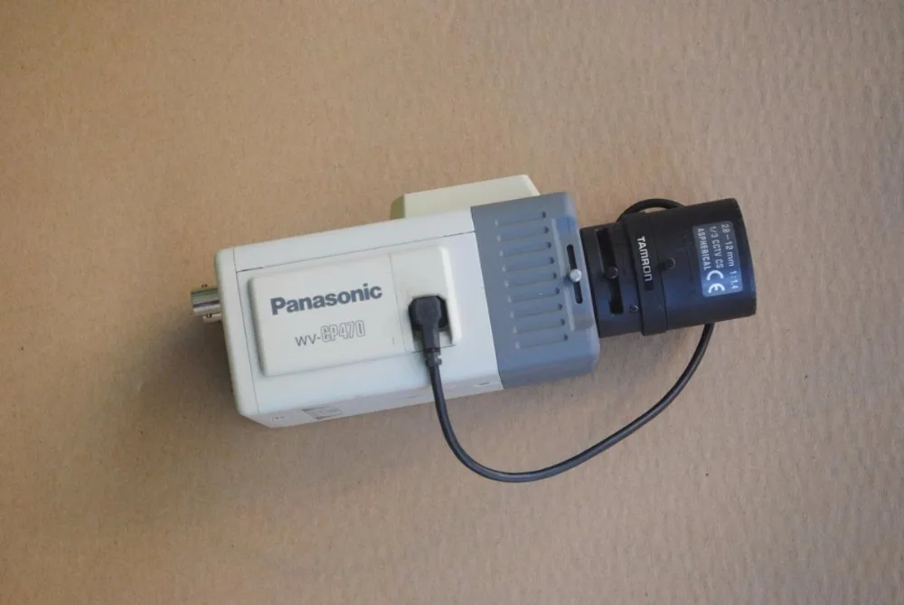The second hand Panasonic genuine WV CP470 camera, send the Japanese Dragon 2.8 12mm auto iris