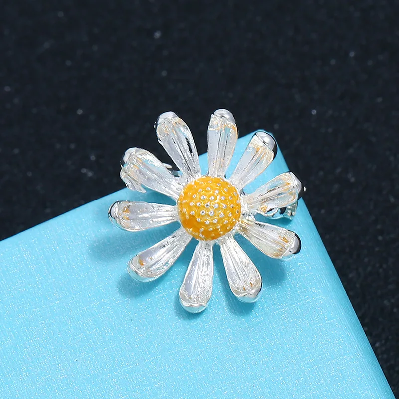 Enamel White Sun Flower Brooches Corsage Daisy Clothes Accessories