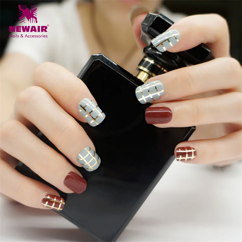 

24PCS Metallic False Nails with Designs Full Cover Pre-glue Short Square Fake Nail Tips ABS Manicure Nail Art