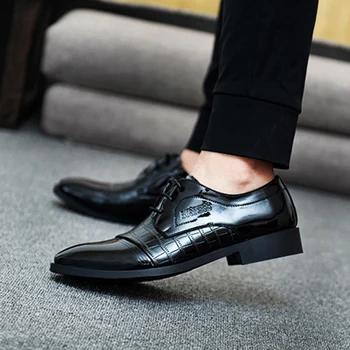 

Point Toe Men Dress Shoes Luxury Brand Men's Business Wedding Formal Shoes Derby Flat Shoes Zapatos Classic Gentleman Shoes