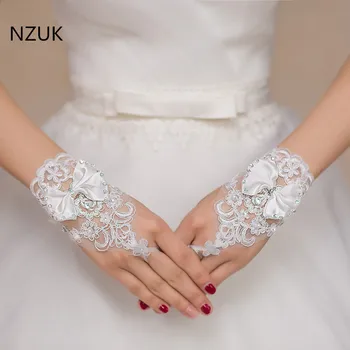 

Charming White Short Wedding Gloves Crystals Beaded Bow Knot Wrist Length Fingerless Lace Bridal Gloves