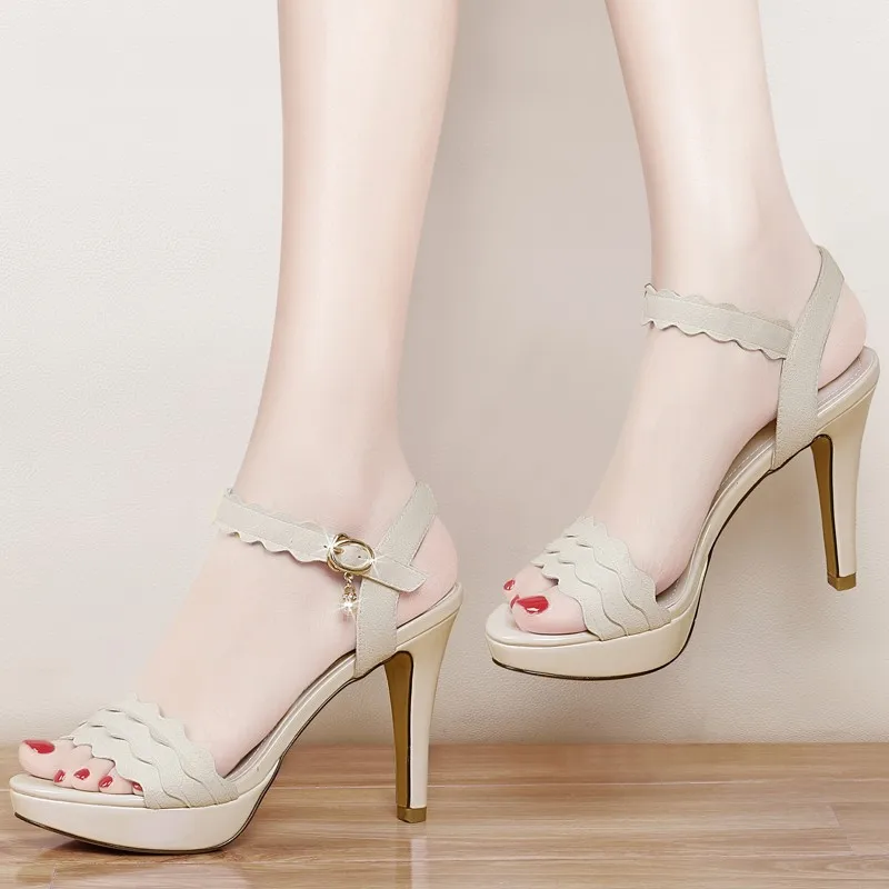 

2019 summer new fashion simple solid color high heels women comfortable wild waterproof platform fish mouth high heels.