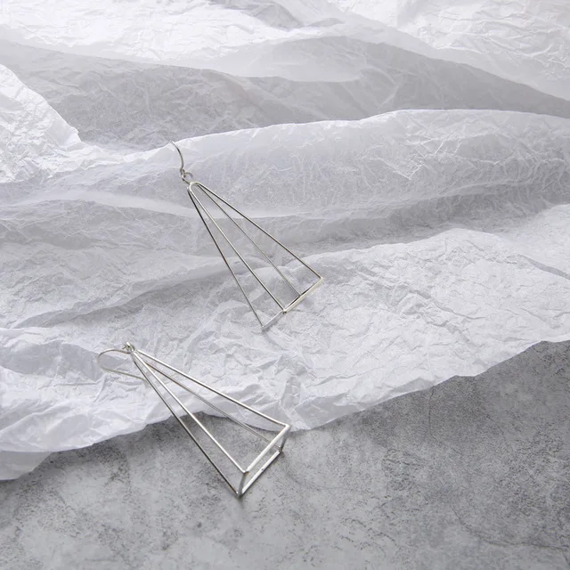 Europe-and-America-Minimalist-Punk-Earrings-Set-for-Women-Geometric-3D-Triangle-Hollow-Polygon-Earrings-Brincos.jpg_640x640 (4)