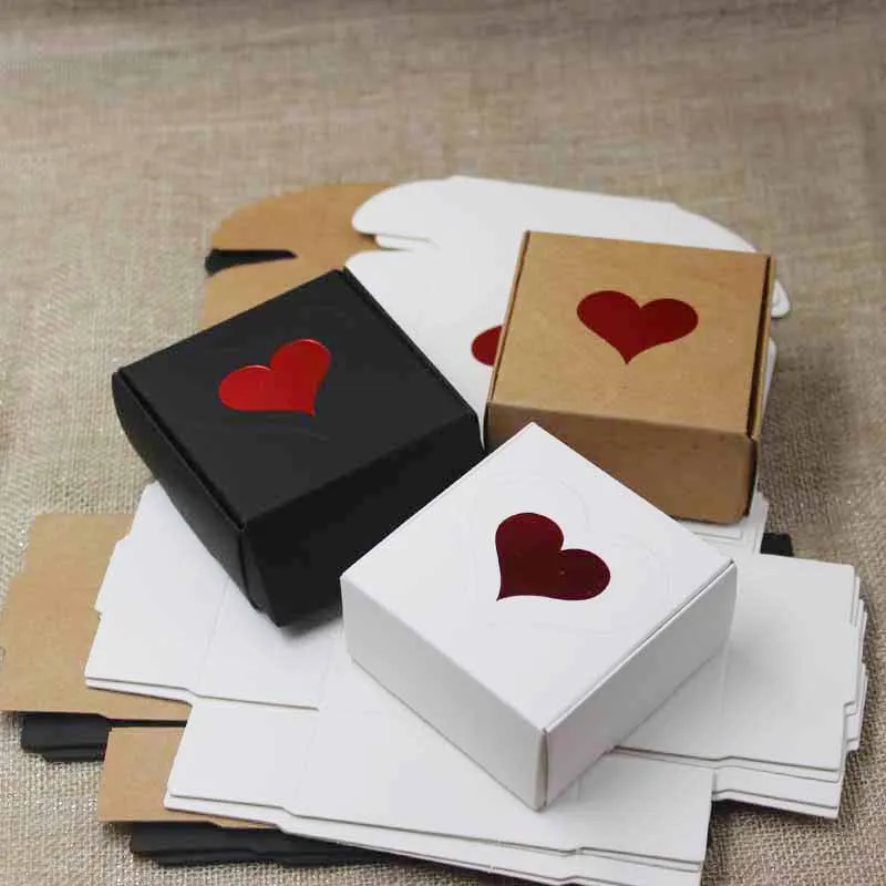 

2019 Hotsale 1lot=20pcs Bigger Red Love Heart Soap Box Fashion Kraft Paper Pillow Hand Made Gift Box Candly Box Wedding BOX