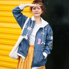 Демисезонный в Корейском стиле Длинные свободные куртки с капюшоном прямо Ковбой Джинсовая куртка большой Размеры Для женщин Повседневное Вышивка пальто