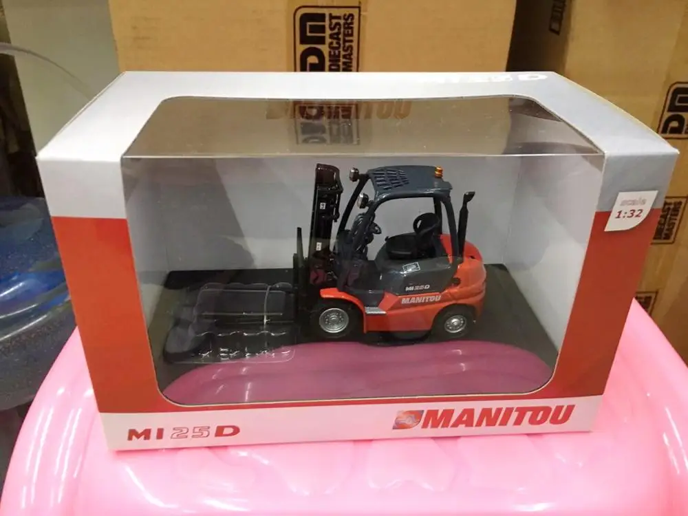 Универсальные хобби 1/32 весы MANITOU MI 25D вилочный погрузчик литой модели UH2949