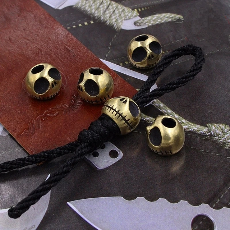 

Halloween Brass Pumpkin Knife Beads Brass Personality Skull EDC Beads Skull Keychain Pendant Hanging Rope Paracord Beads 1PC