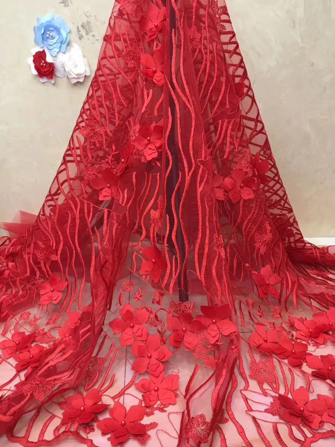 

Beautifical african lace fabrics 2019 New exquisite 3d flowers net lace fabric with beads red lace fabric for wedding ML1N888