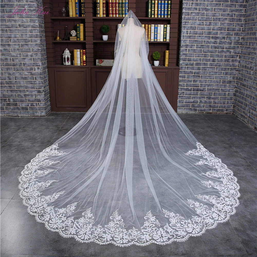 

Julia Kui Ivory Color Wedding Veil With Applique Edge 100% Real Photos Chapel Length With Comb