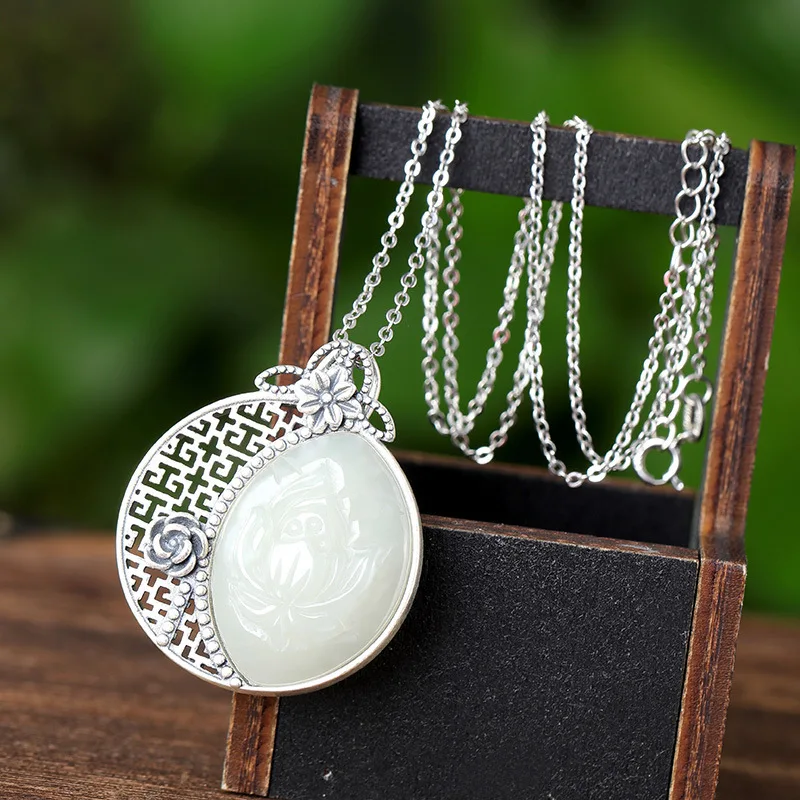 

S925 sterling silver inlay white natural stone round rose carving natural female high-end pendant pendant