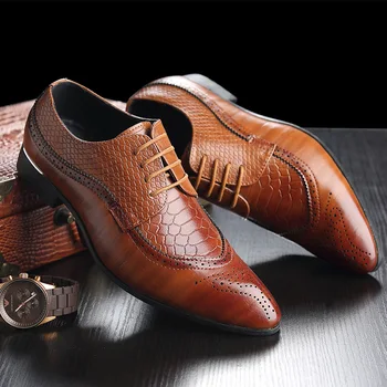 

New Autumn Fashion Business Men Casual Shoes Leather High Quality Soft Men's brogue Flats Retro Carved British Style Dress Shoes