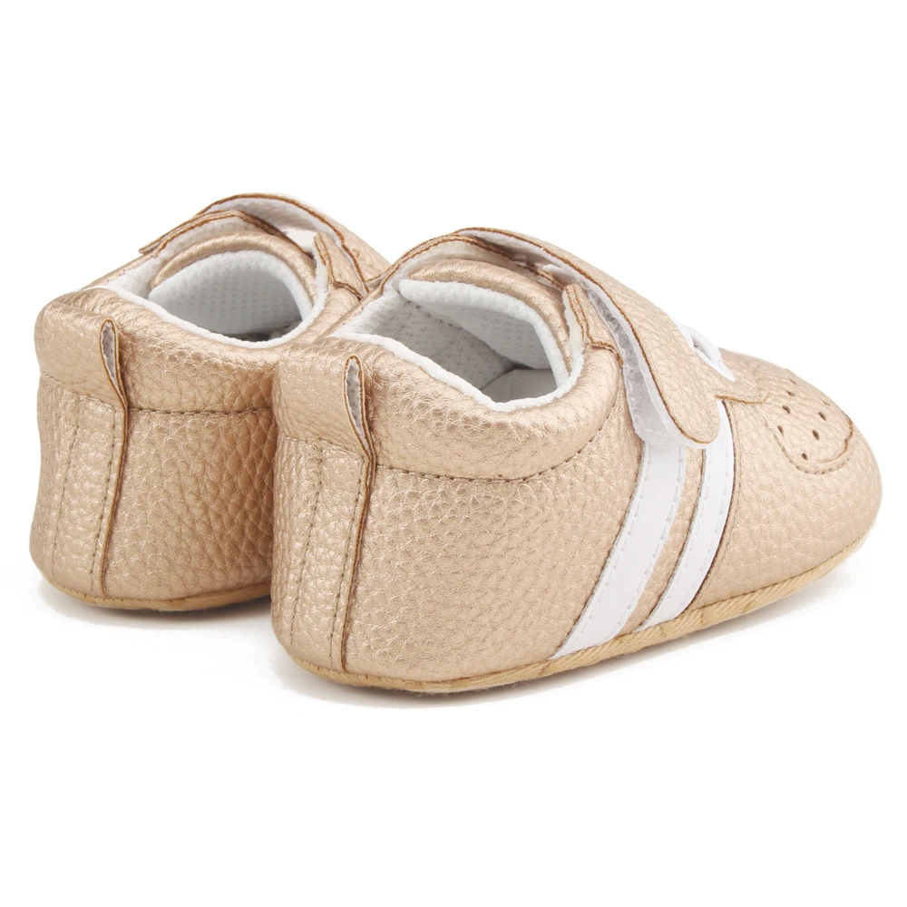 Delebao Slip-On мелкой Обувь для младенцев мягкие пушистые теплые зимние новорожденных для маленьких мальчиков Обувь Младенческая малышей Обувь