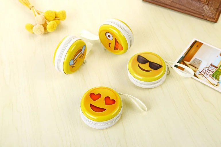 

Kawaii 1Piece Design Random - Emoji 7CM round shape Iron Coin Purse Wallet , metal coin bag