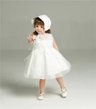 

Baby Girl Pageant Wedding Dresses With Hat Infant Princess Little Bbay 1 Year Birthday Party Dress Newborn Christening Gowns