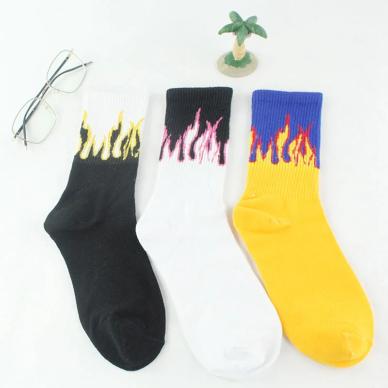 Горячая Harajuku Стиль желтый черный, белый цвет унисекс носки с пламенем для улицы в стиле «хип-хоп», «панк» Для мужчин Для женщин в трубке хлопковые носки
