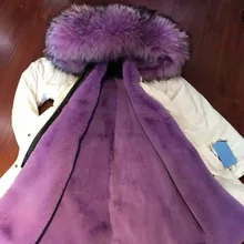Длинная модная куртка фиолетового цвета из искусственного меха; зимнее пальто с капюшоном из меха енота;