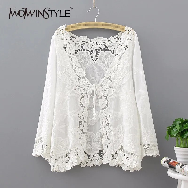 

TWOTWINSTYLE Floral T Shirt Female Lace Up Hollow Out Long Sleeve Spring White T Shirts 2019 Fashion New Large Size Clothing
