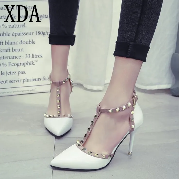 Женские туфли лодочки на высоком каблуке с острым носком и заклепками|women high heel