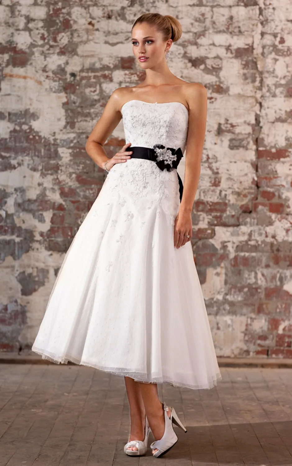 Black and White Tea Length Wedding Dresses