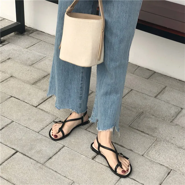 

Boussac Narrow Band Cross-tie Flat Sandals Women Open Toe Summer Beach Sandals Buckle Strap Flip Flops Ladies Shoes SWC0416