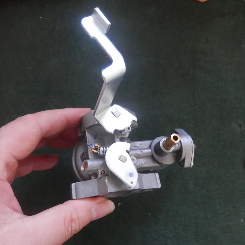 CARBURETOR Briggs & Stratton 796447 6