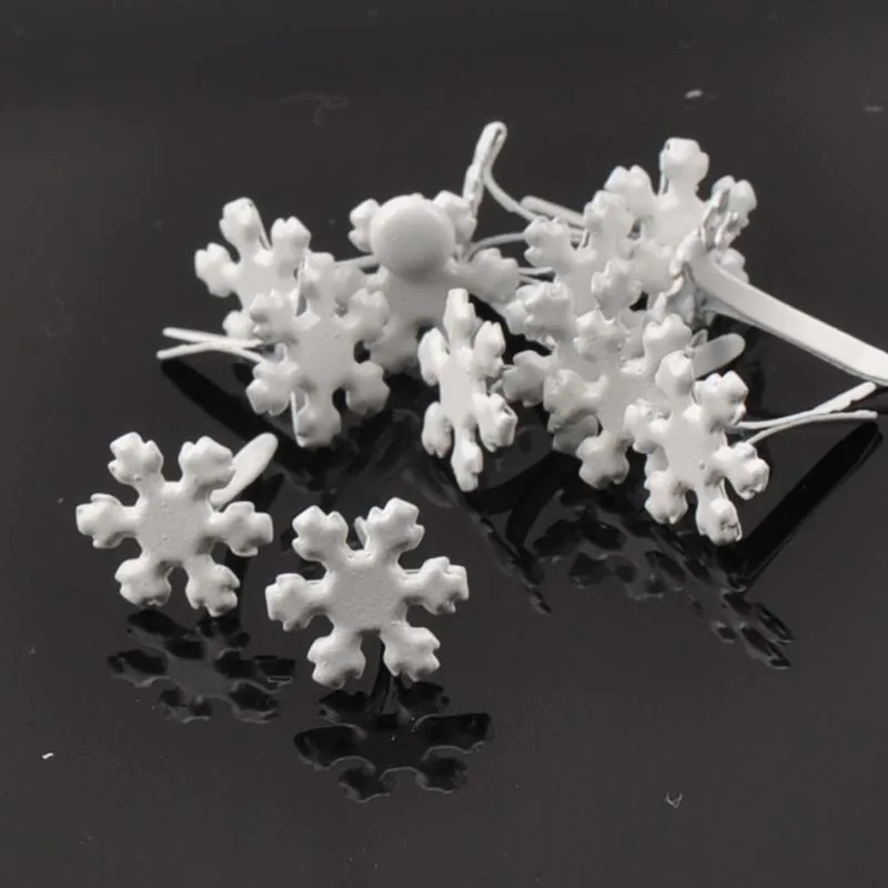 

50PCs White Flower Sonwflake Brads Scrapbooking Embellishment Fastener Brads Metal Crafts For shoes Decoration 14x12mm CP1568