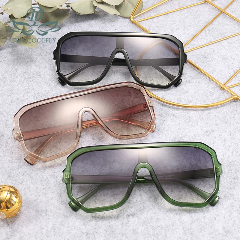 

Women Men Sunglasses Fashion Street Tool Eyewear PC Frame Resin Lens Mirror Driving Party Vocation Cool Sunglasses